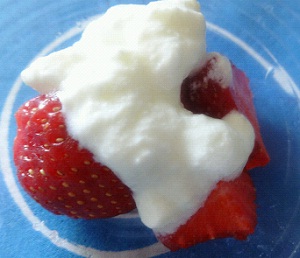 strawberry and curd face pack