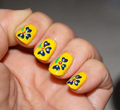 floral prints nail designs